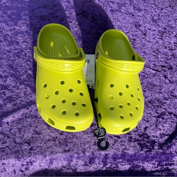 CROCS CLASSIC Neon Yellow NWT women’s size 9 - Picture 2 of 10